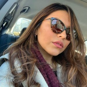 Meet your Posher, Ana